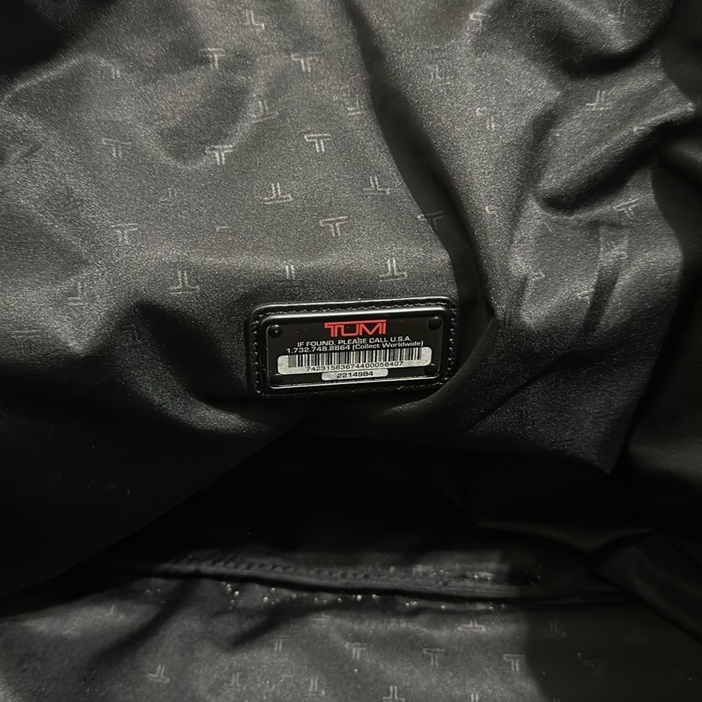 TUMI - Picture 9 of 9